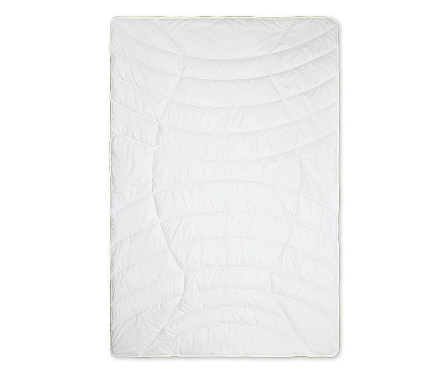 Biela prešívaná prikrývka irisette® greenline s technológiou Outlast® v štandardnej veľkosti.