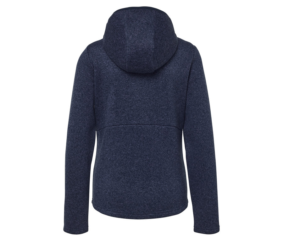 Pohľad zozadu na modrú flísovú mikinu s kapucňou.