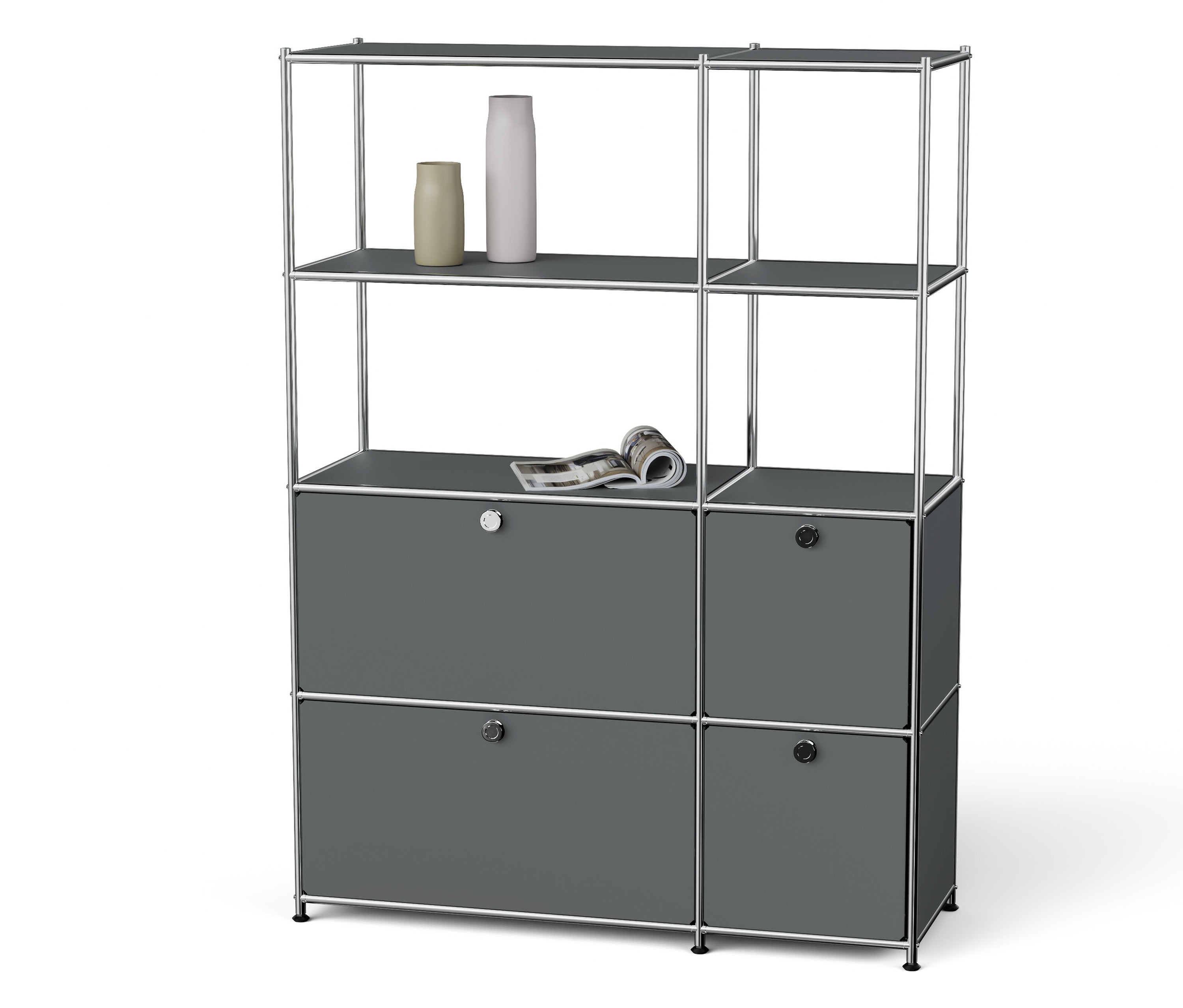 Sivý modulárny regál s vázami a časopisom.