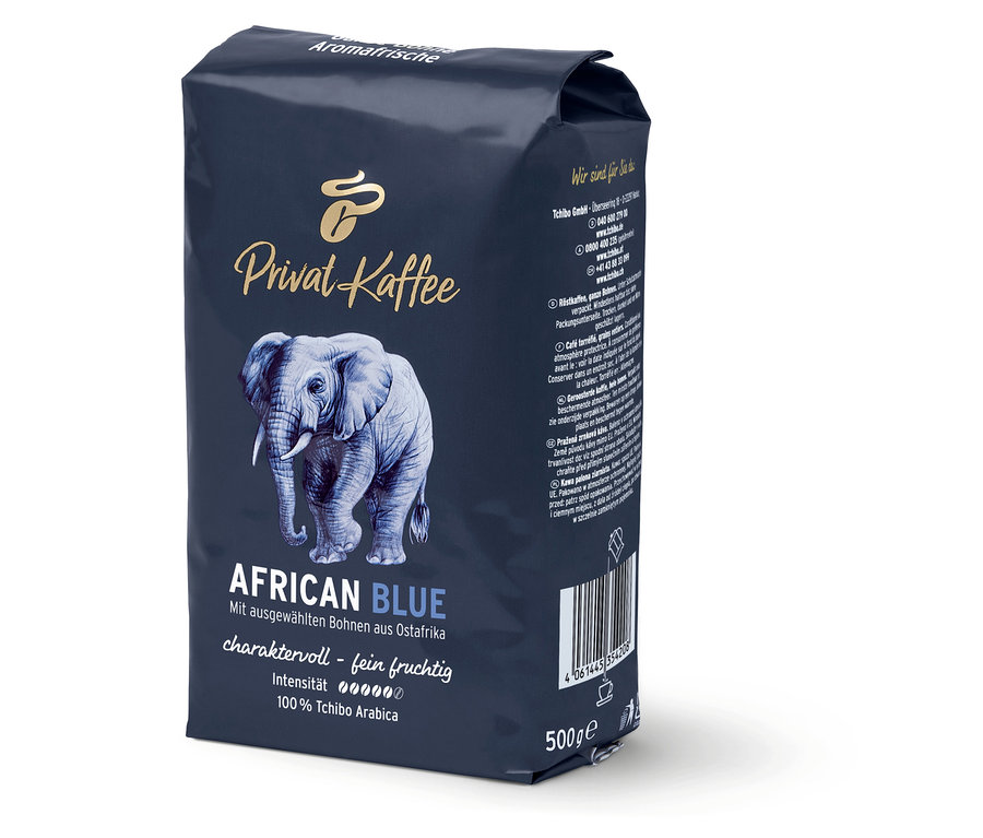Vidieť balenie zrnkovej kávy Privat Kaffee African Blue s motívom slona.