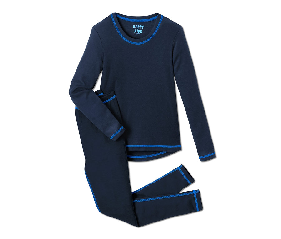 Funkčná spodná bielizeň pozostávajúca z tmavomodrého trička s dlhým rukávom a nohavíc.