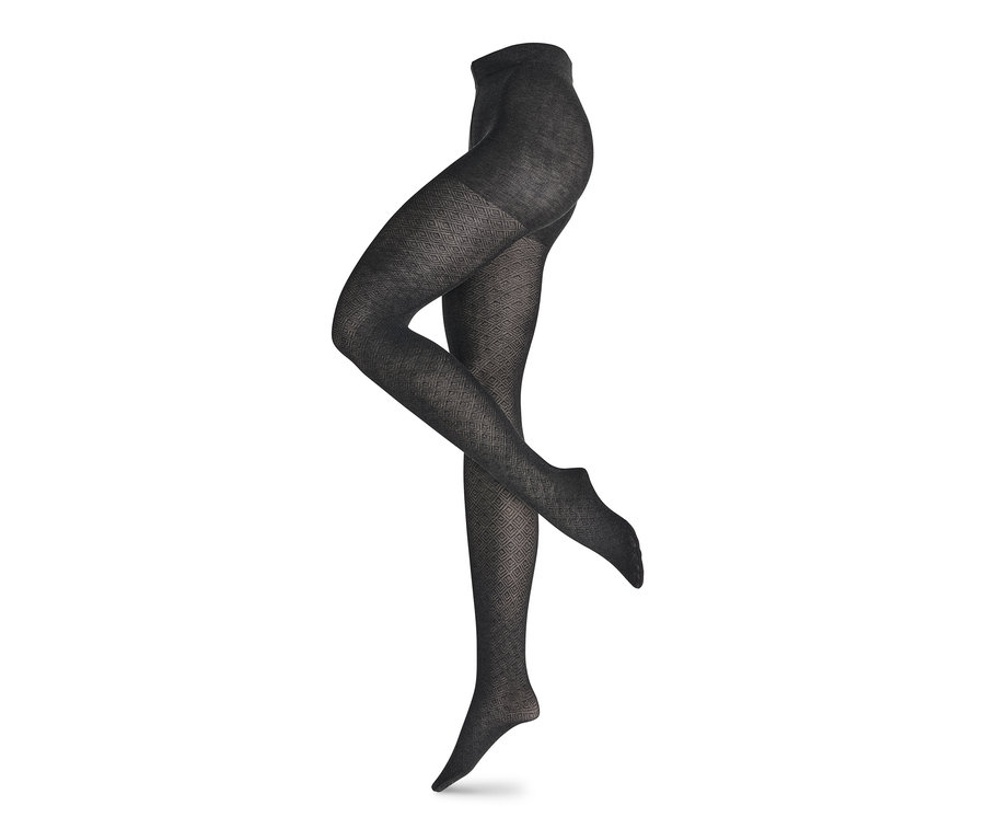 Pančuchové nohavice pletené so štruktúrou na bielom pozadí.