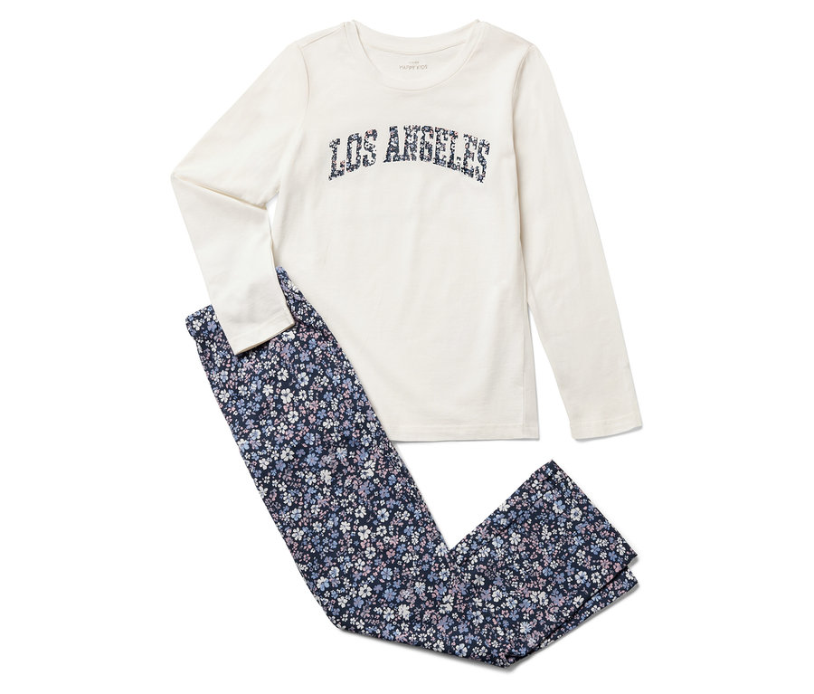 Béžové pyžamo s dlhým rukávom a kvetinovými nohavicami.