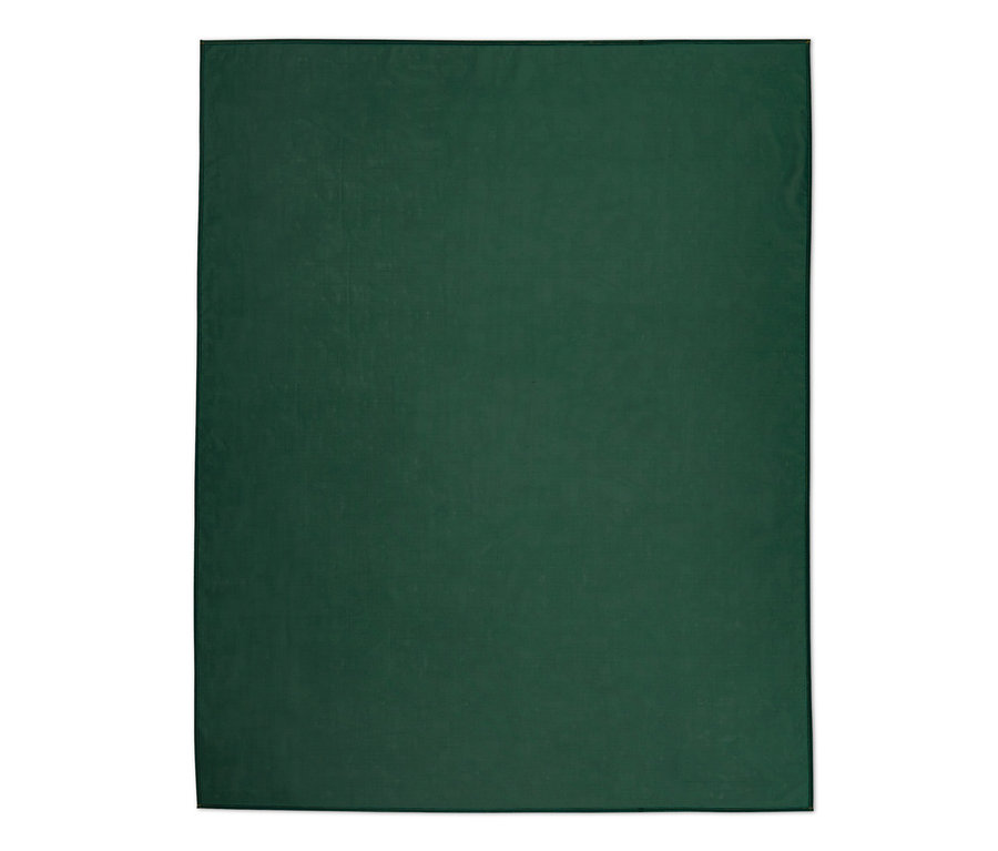Zelený obrus z organzy s rozmermi cca 150 x 275 cm.