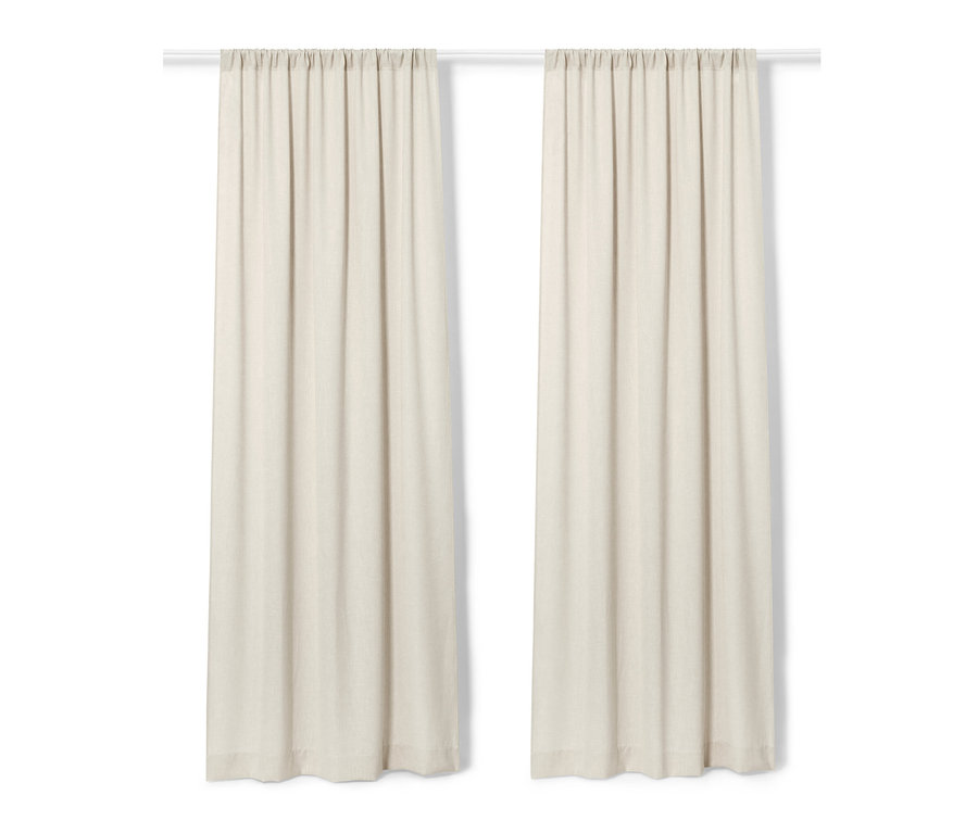 Dva béžové závesy visia na bielej tyči.