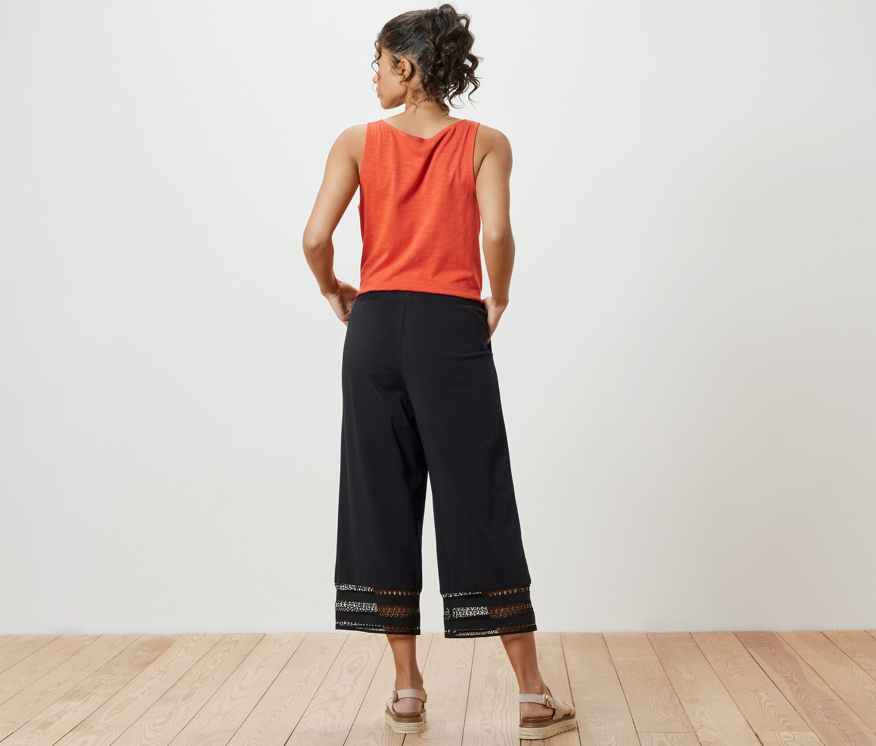 Tchibo - Nohavice culottes s výšivkou