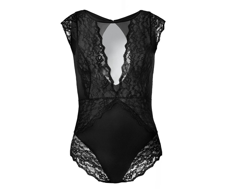 Čierne body s čipkou.