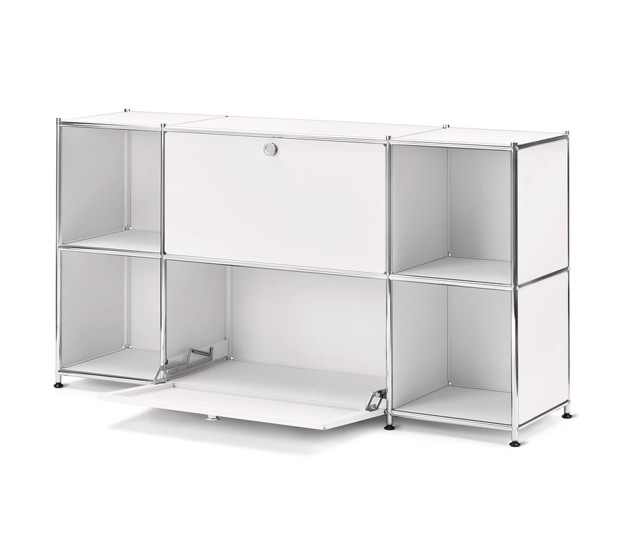 Biela skrinka »CN3« s 2 výklopnými priečinkami, pričom jeden je otvorený.