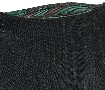 Detail obojstranných športových legínsov.