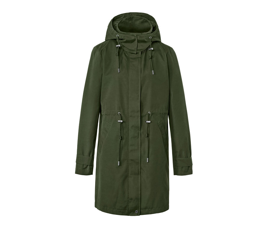 Zelená parka s kapucňou.