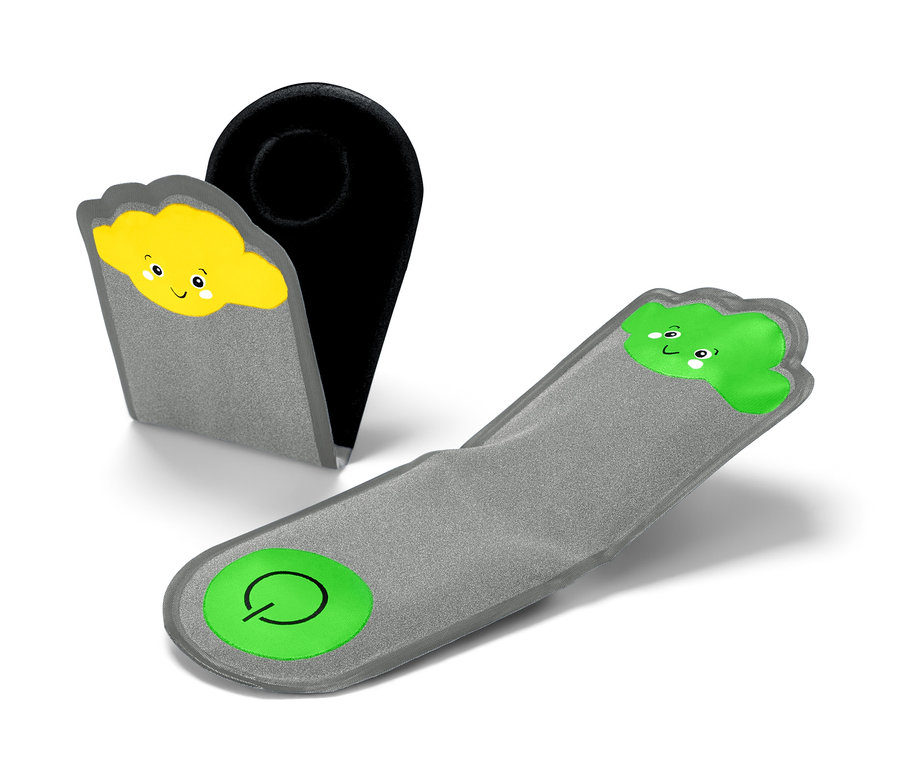 Dve LED magnetické svetlá »Oblaky«, jedno zložené a druhé rozložené.