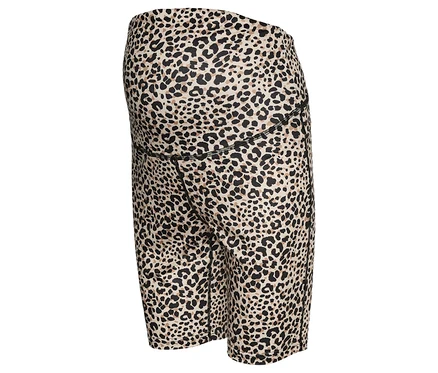 Krátke legíny s leopardím vzorom.