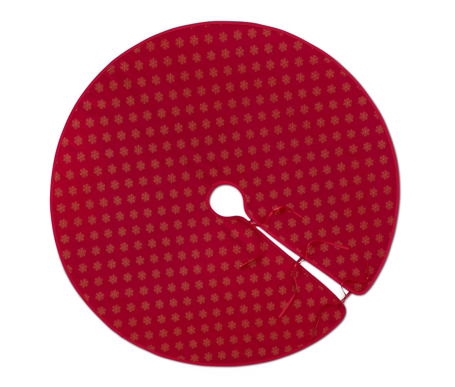 Červená deka pod vianočný stromček so vzorom zlatých vločiek.
