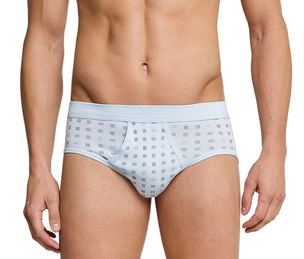 Muž má na sebe svetlomodré slipy SCHIESSER s jemným rebrovaným úpletom, 2 ks.