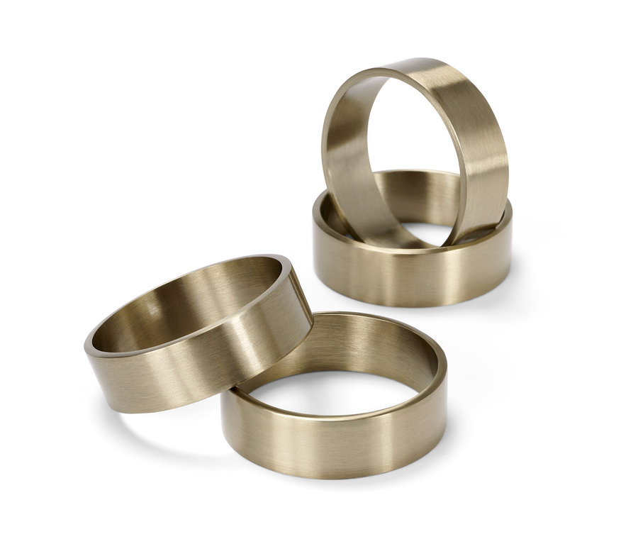 Štyri krúžky na obrúsky.