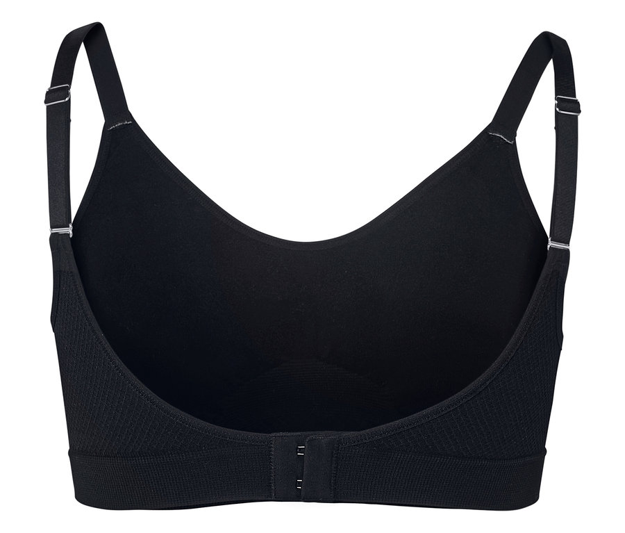 Detailný pohľad zozadu na čiernu podprsenku s nastaviteľnými ramienkami a zapínaním na háčiky.