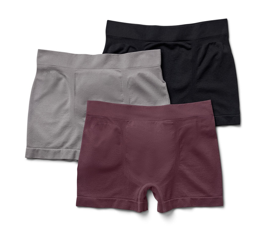 Troje bezšvových boxeriek: bordové, sivé a čierne.