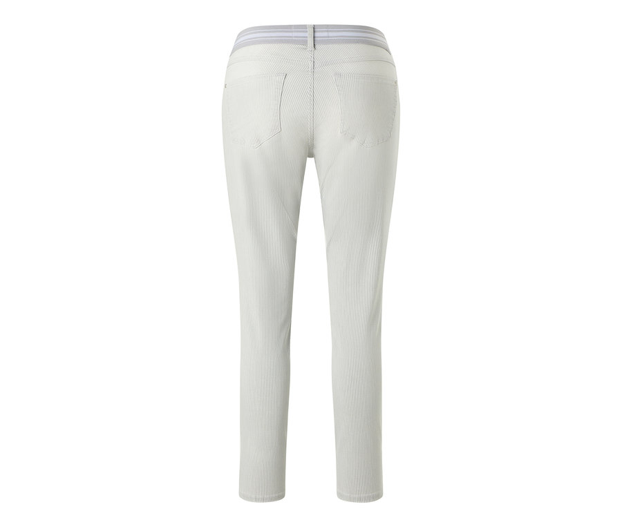 Detailný pohľad zozadu na svetlosivé džínsy Angels »Ornella Sporty« strih Slim Fit 7/8.