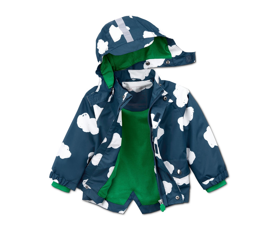 Otvorená bunda do dažďa z recyklovaného materiálu s kapucňou, modrá s bielymi oblakmi a zelenou podšívkou.