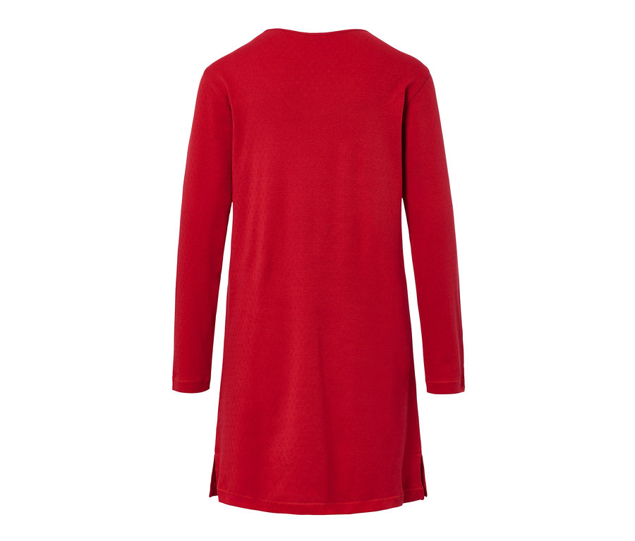 Červená ažúrová nočná košeľa s dlhými rukávmi.