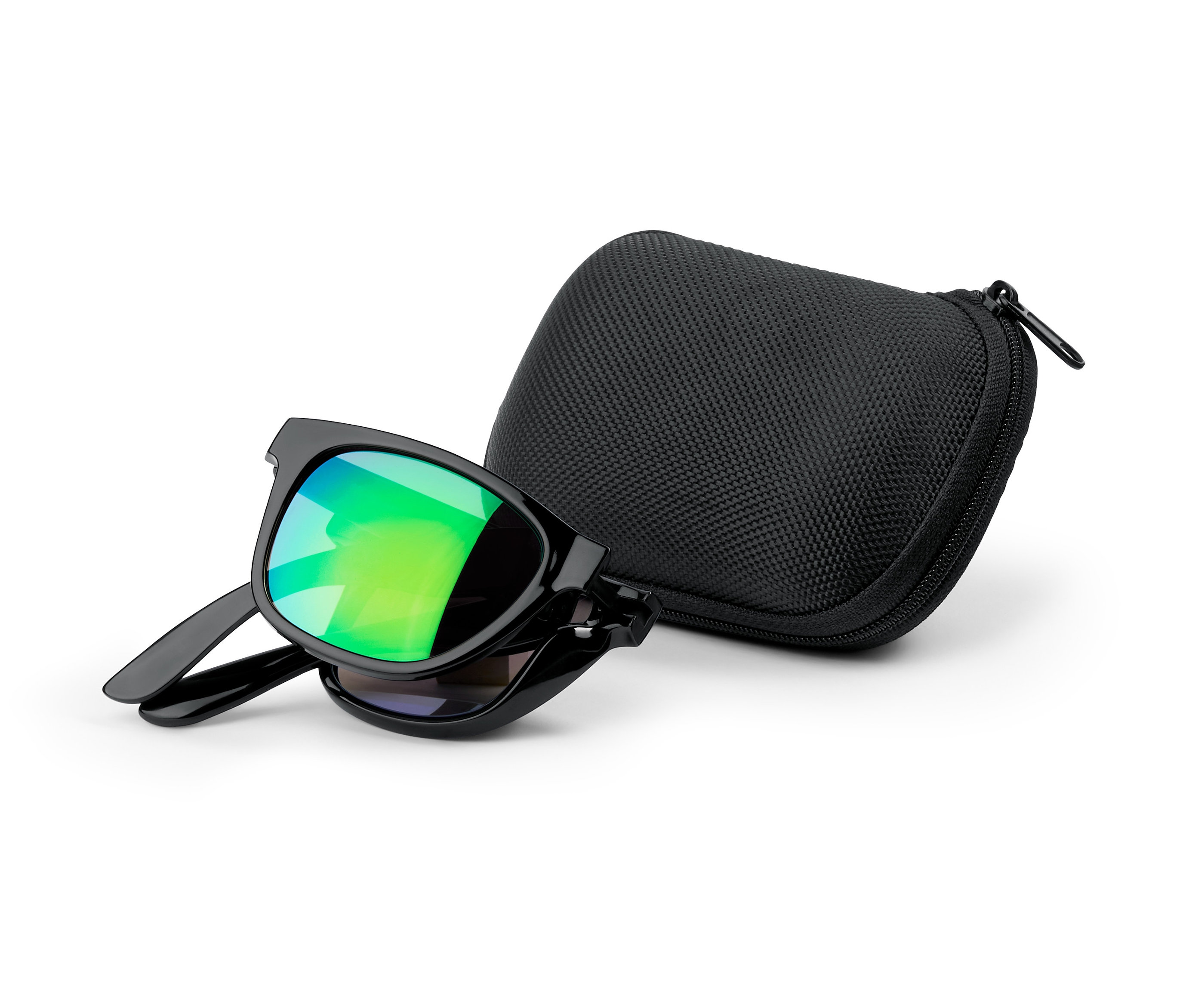 Skladacie slnečné okuliare ležia vedľa čierneho puzdra na bielom pozadí.