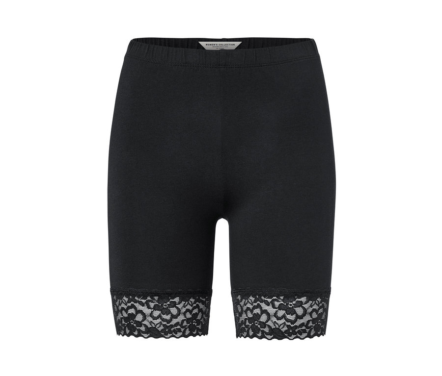 Čierne cyklistické šortky s čipkovým lemom.