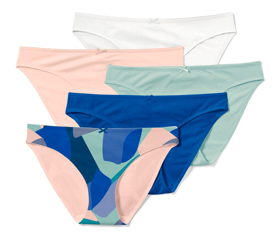 Päť nohavičiek rôznych farieb.