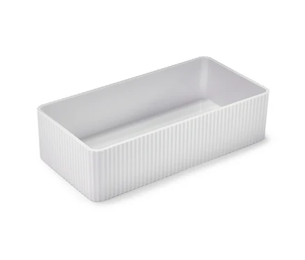 Biely úložný box.