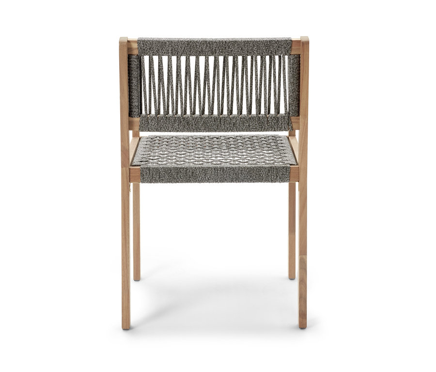Jedálenská stolička s textilným výpletom.