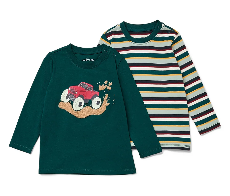 Dve detské tričká s dlhým rukávom. Jedno je zelené s potlačou červeného auta, druhé je pruhované.