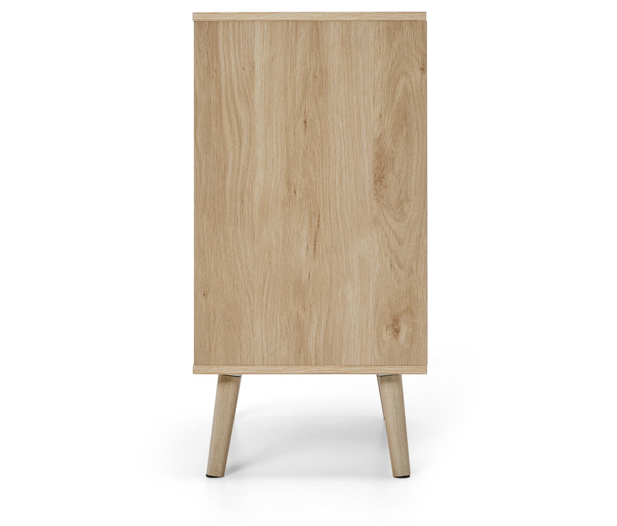 Komoda zo svetlého dreva s nohami.