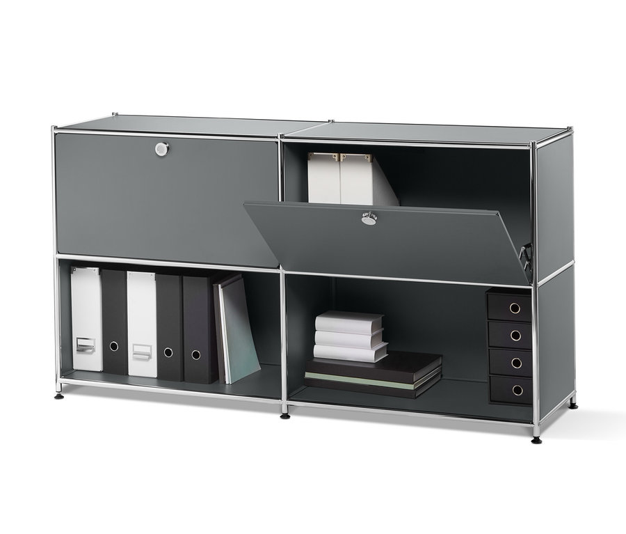 Sivá kovová odkladacia skrinka s 2 nastaviteľnými výklopnými priehradkami, police s knihami a zakladačmi.