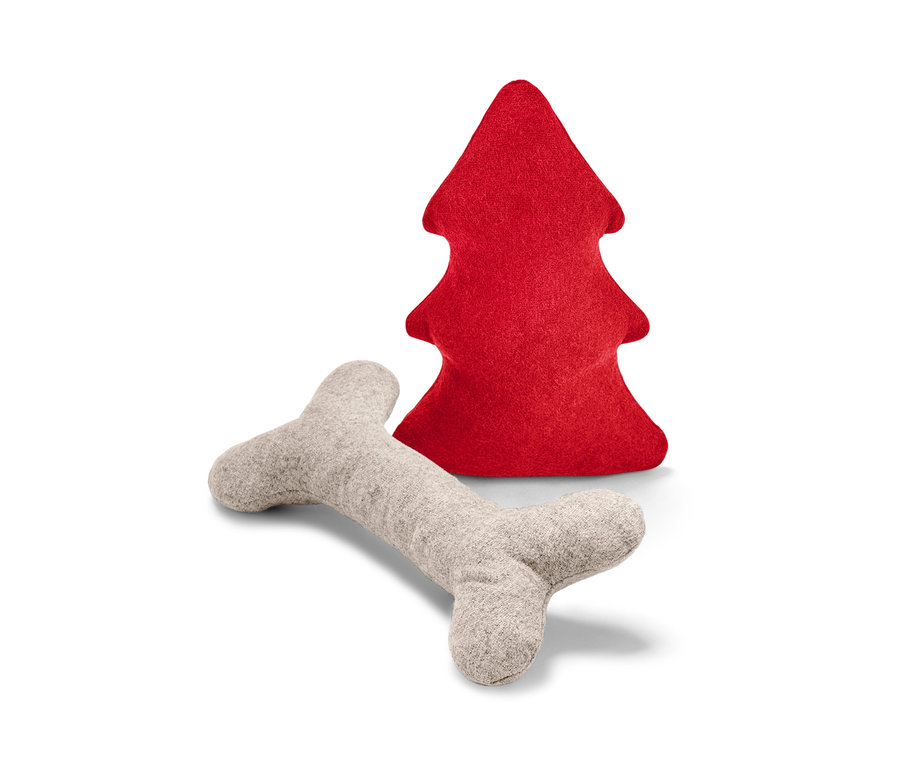 Dvojdielna súprava hračiek pre psy s červeným plyšovým stromčekom a plyšovou kosťou.