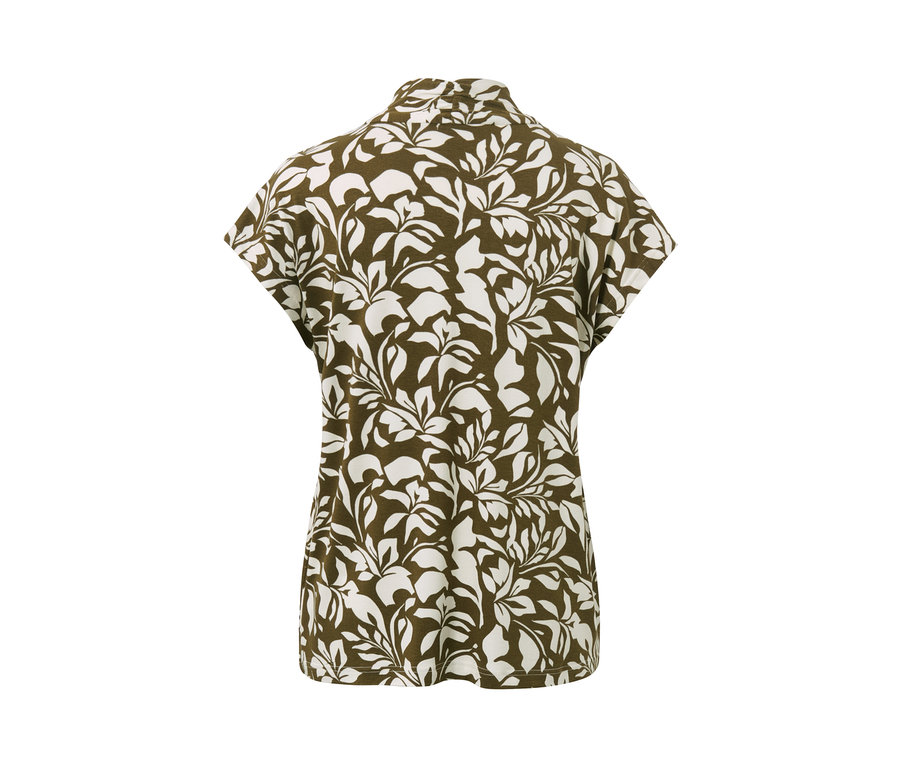 Pohľad zozadu na blúzkové tričko s potlačou s výstrihom do V a motívom listov.