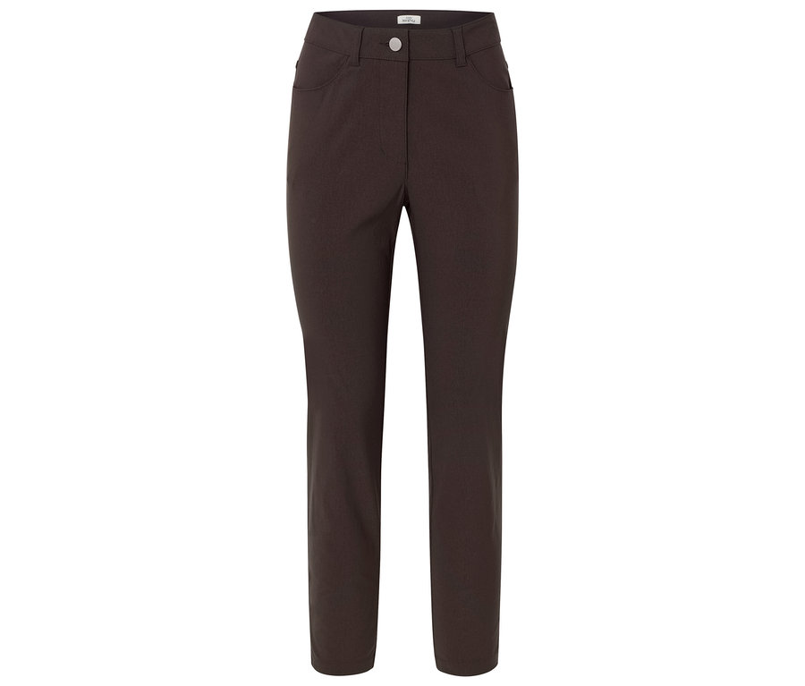 Hnedé nohavice s vreckami a zapínaním na gombík na bielom pozadí.