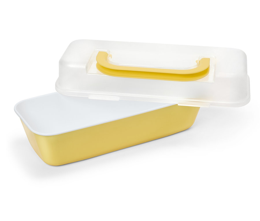 Žltá nádoba na chlieb s čiastočne otvoreným priehľadným vekom a žltou rukoväťou.