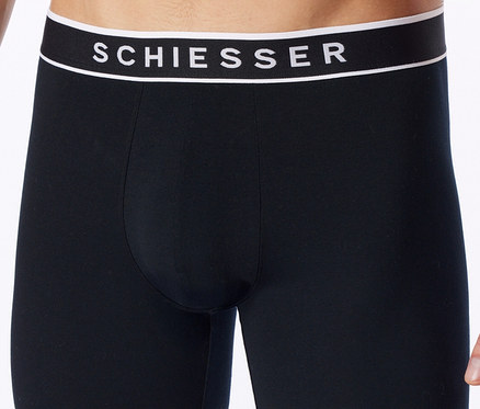 Čierne boxerky s čiernym pásom, bielym pruhom a bielym logom SCHIESSER.