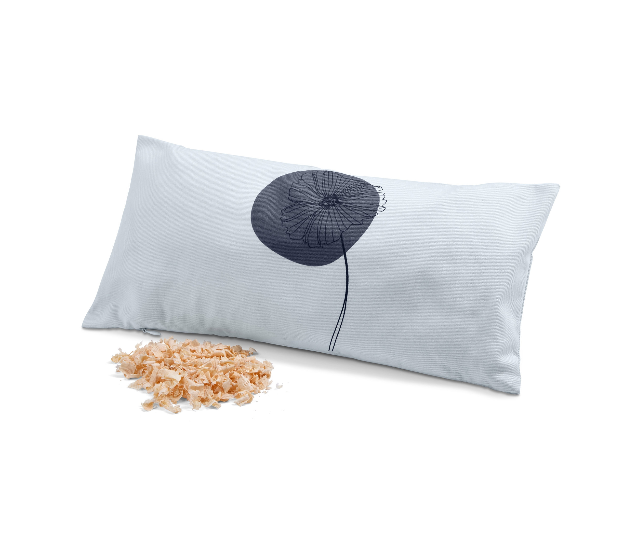 Svetlomodrý vankúšik s výplňou z borovice limbovej, cca 40 x 20 cm, s kvetinovou potlačou a hromadou hoblín.