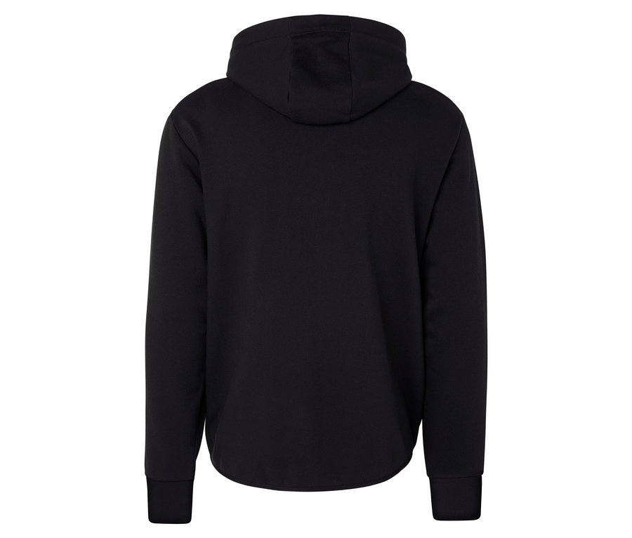 Pohľad zozadu na čiernu mikinu s kapucňou.