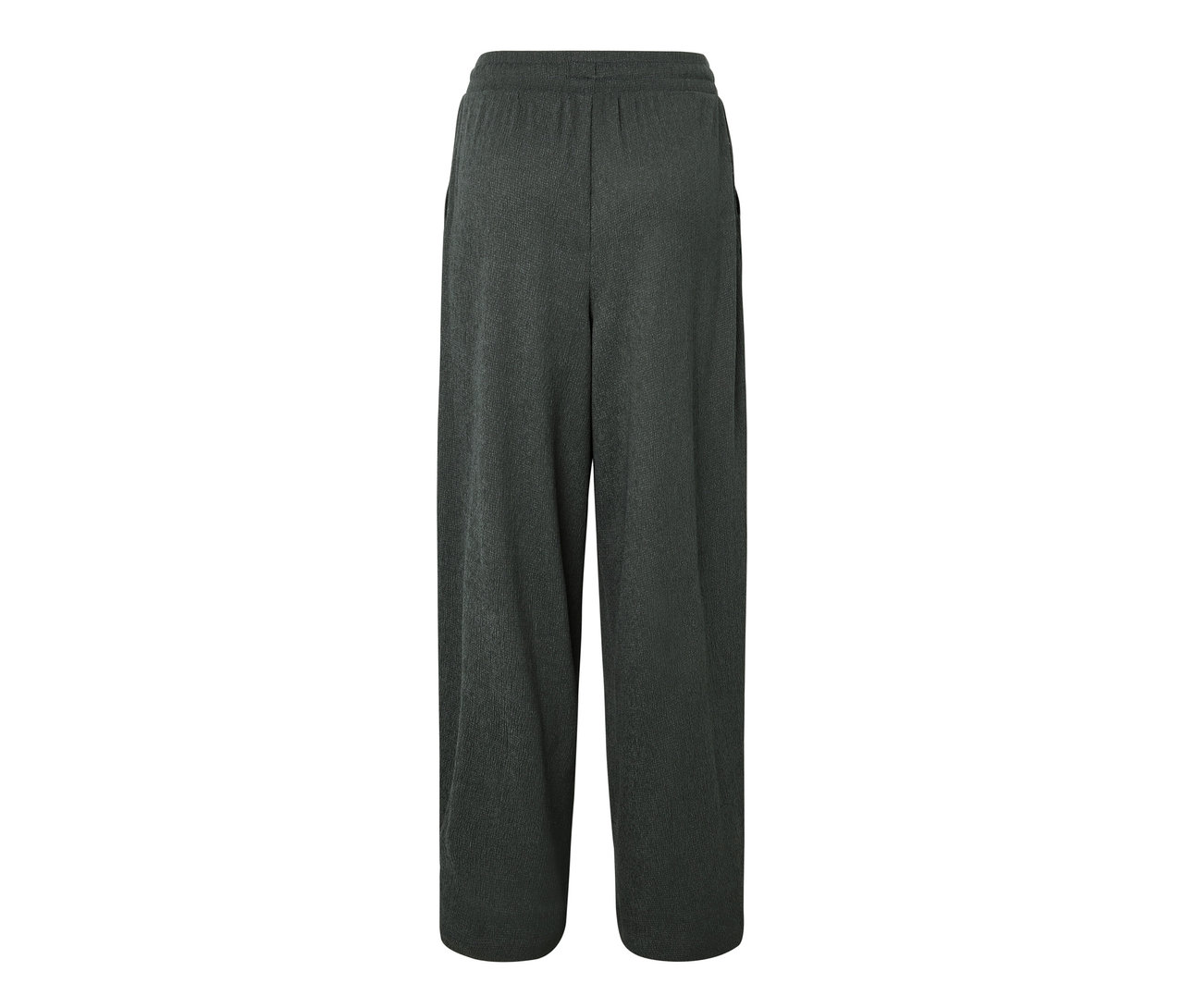 Pohľad zozadu na zelené pohodlné nohavice v pokrčenom vzhľade.