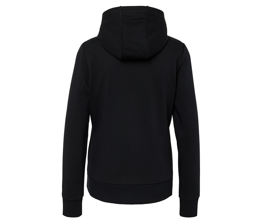 Pohľad zozadu na čiernu mikinu s kapucňou.