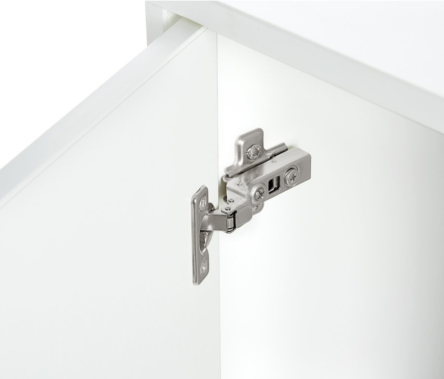 Detail závesu odkladacej skrinky.