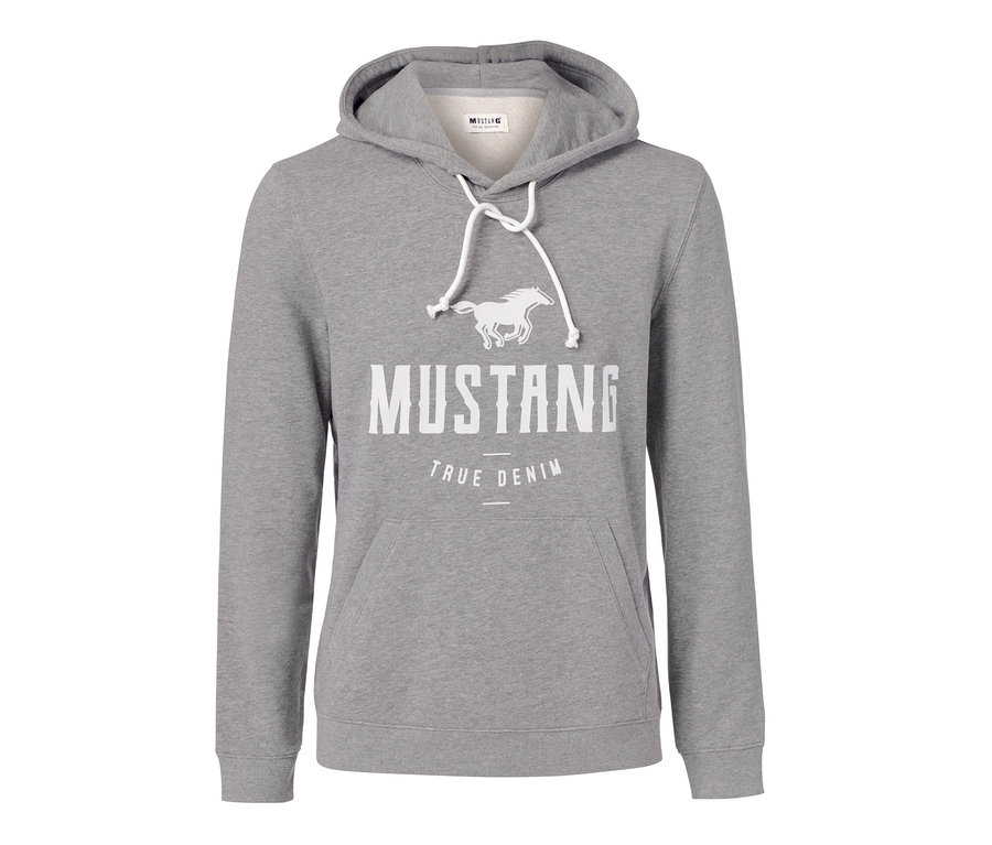Sivá mikina s kapucňou Mustang s bielym logom koňa a nápisom.