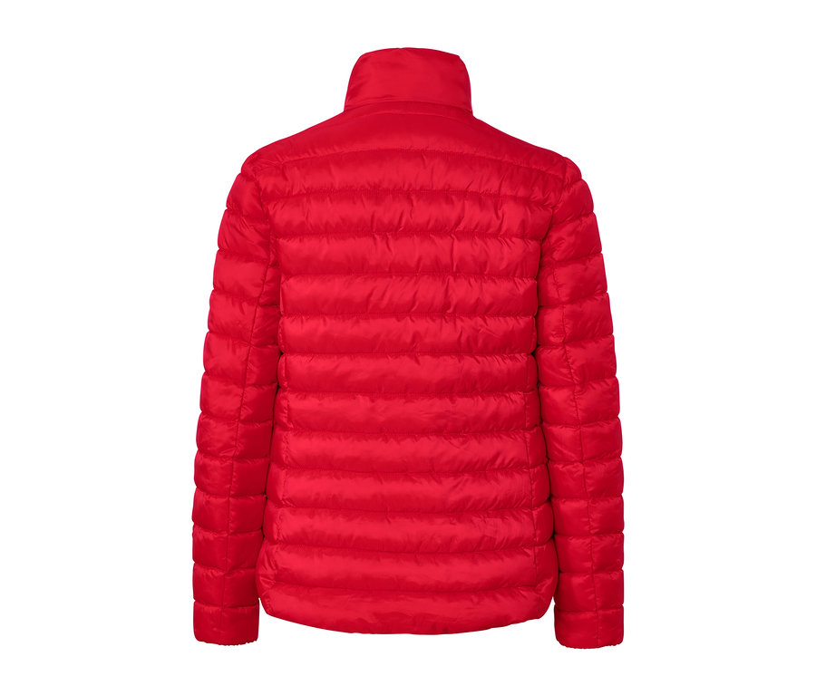 Červená prešívaná bunda.