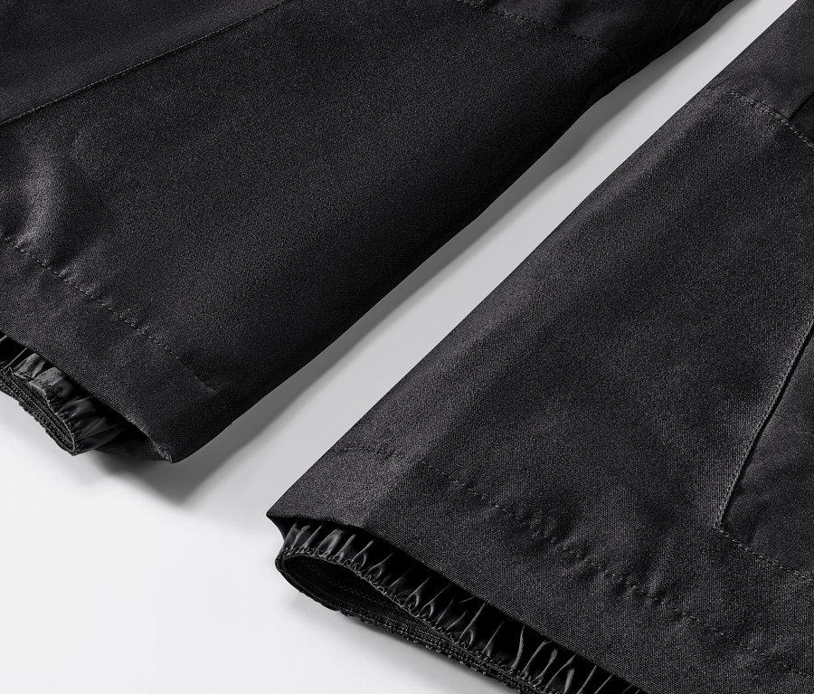 Detail lyžiarskych nohavíc.