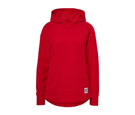 Červený outdoorový pulóver s kapucňou.