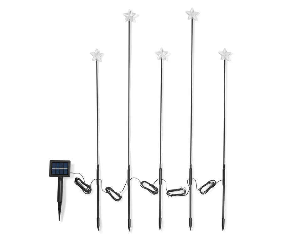 Päť čiernych solárnych svetiel v tvare hviezdy spojených káblom.