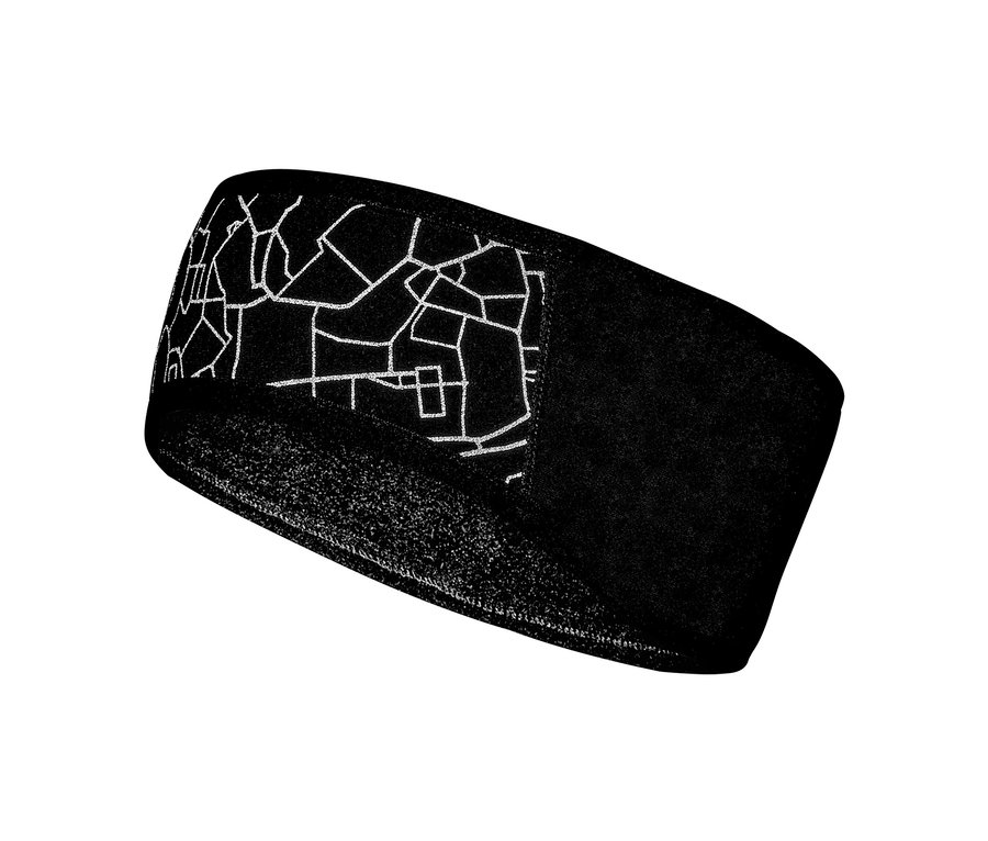 Čierna vetruvzdorná čelenka s bielym geometrickým vzorom.