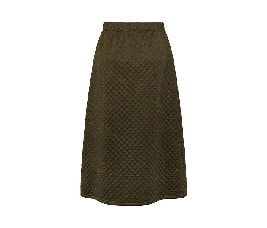 Zelená sukňa v prešívanom vzhľade.