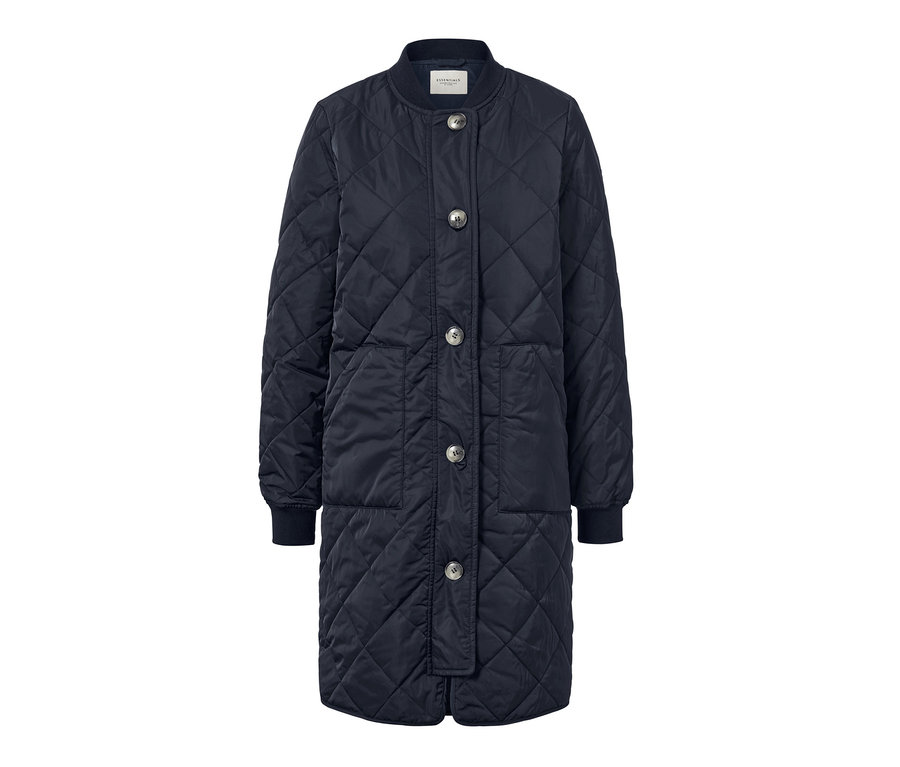 Prešívaný kabát s gombíkmi.